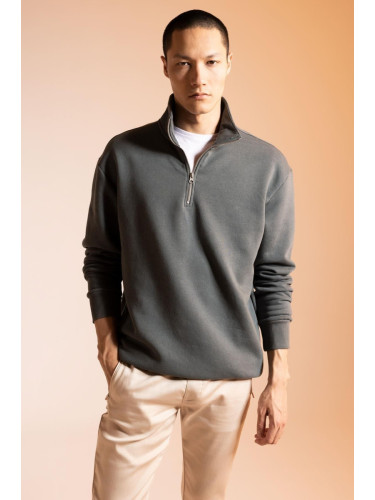 DEFACTO Comfort Fit Sweatshirt