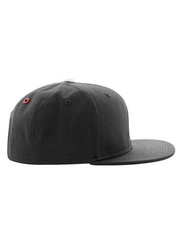 Letter Snapback W