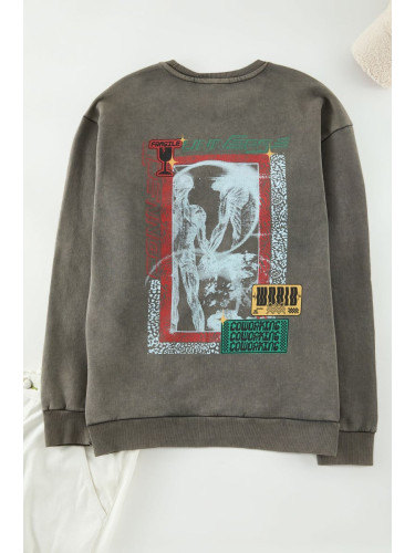 Trendyol Brown Oversize/Wide Cut Distressed/Faded Effect Back Printed Cotton Sweatshirt