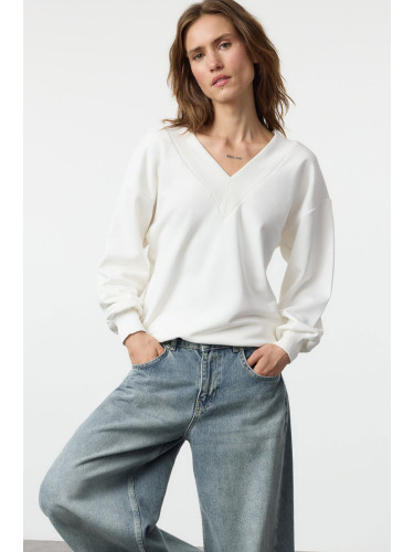 Trendyol Ecru Oversize/Wide Fit Thick V-neck Knitted Sweatshirt