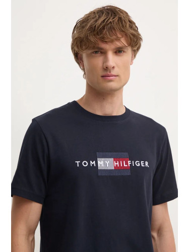 Памучна тениска Tommy Hilfiger в тъмносиньо с апликация MW0MW36455