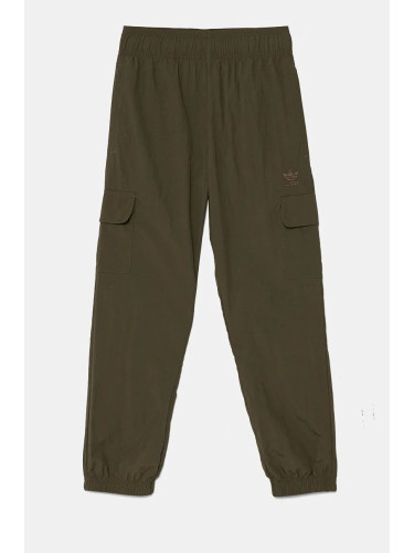 Детски спортен панталон adidas Originals CARGO PANTS в зелено с изчистен дизайн IX7619