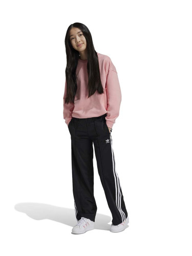 Детски спортен панталон adidas Originals WIDE PANTS в черно с апликация IX7632