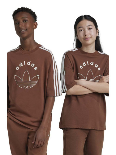 Детска памучна тениска adidas Originals TEE в кафяво с апликация IY9543