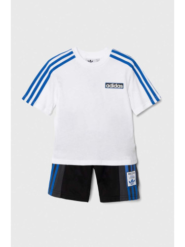 Детски комплект adidas Originals SHORT TEE SET в бяло IW3588