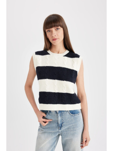 DEFACTO Regular Fit Striped Crew Neck Knitted Sweater