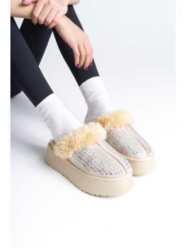 Capone Outfitters Furry Closed Toe Stoned Women's Slippers