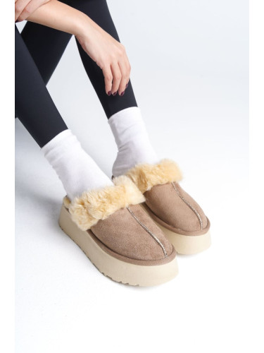 Capone Outfitters Furry Closed Toe Women's Slippers