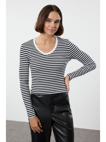 Trendyol Navy Blue Striped Corded V-Neck Fitted Long Sleeve Crop Stretchy Knitted Blouse