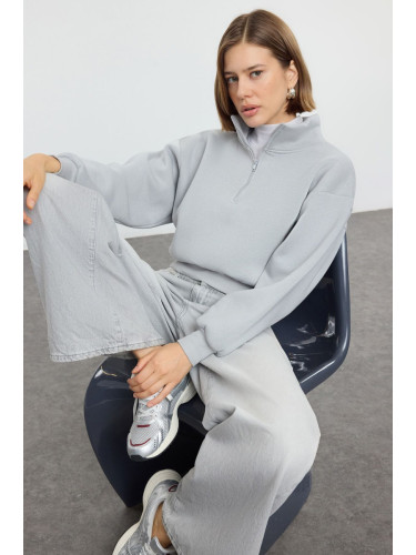 Trendyol Gray Relaxed Cut Crop Basic Zippered Stand Collar Thick Inside Fleece Knitted Sweatshirt