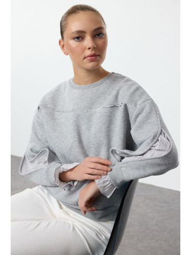 Trendyol Gray Melange Woven Detailed Relaxed/Comfortable Fit Thick Fleece Inside Knitted Sweatshirt