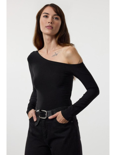 Trendyol Black Off-the-Shoulder Fitted/Straight-Fitting Sandy Flexible Knitted Blouse