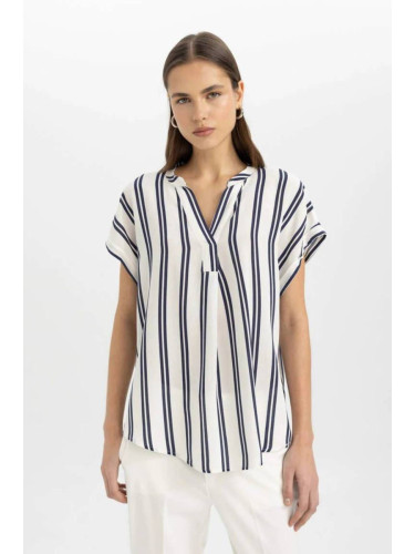 DEFACTO Regular Fit Crew Neck Striped Crinkle Fabric Short Sleeve Blouse