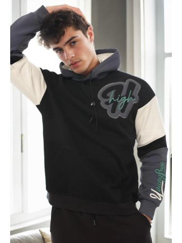 71185 Dewberry Embroidered Oversize Mens Sweatshirt-BLACK