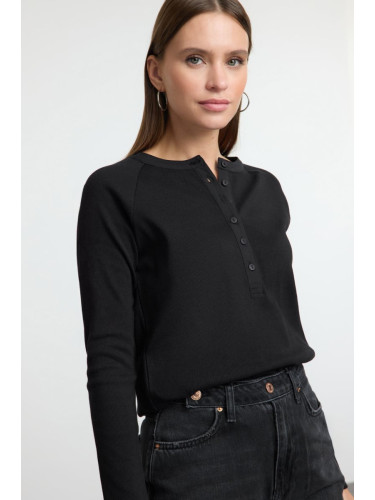 Trendyol Black Buttoned Regular/Normal Cut Ribbed Flexible Regular Length Knitted Blouse