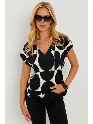 Cool & Sexy Women's Black-Ecru V-Neck Patterned Blouse