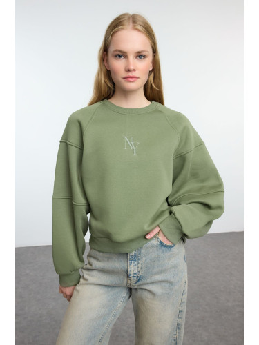 Trendyol Khaki Crew Neck Regular Fit Embroidered Thick Inside Fleece Knitted Sweatshirt