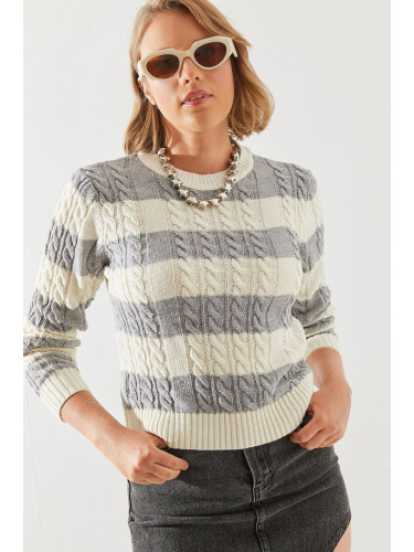 Bianco Lucci Women's Striped Crew Neck Sweater