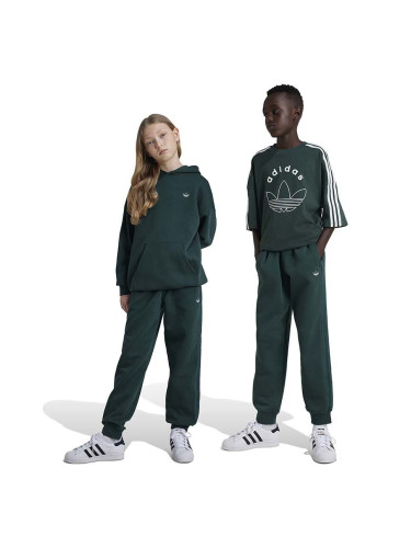 Детски спортен панталон adidas Originals SWEATPANTS в зелено с апликация IY9537