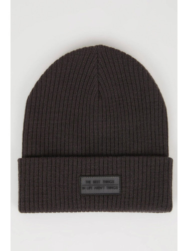 DEFACTO Men's Label Printed Knitted Beanie