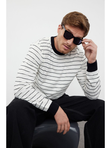 Trendyol Ecru Casual Slim Slim Fit Crew Neck Striped Knitwear Sweater