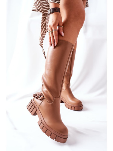 Tall brown boots with Teardown chain