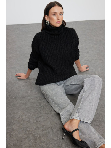 Trendyol Black Wide Fit Soft Textured Basic Knitwear Sweater