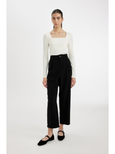 DEFACTO Tapered Fit Pocket High Waist Short Leg Trousers