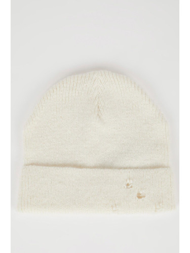 DEFACTO Women's Knitted Beanie