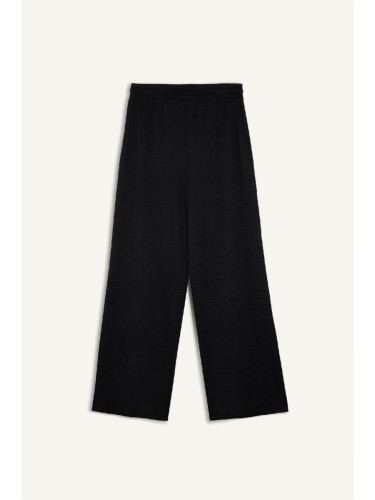 DEFACTO Straight Fit Elastic Waist Basic Plain Crepe Wide Leg Trousers