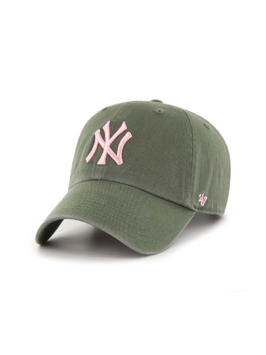 Памучна шапка с козирка 47 brand MLB New York Yankees в зелено с апликация B-NLRGW17GWS-MSA