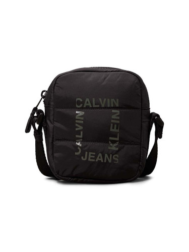 Детска чанта през рамо Calvin Klein Jeans в черно IU0IU00649