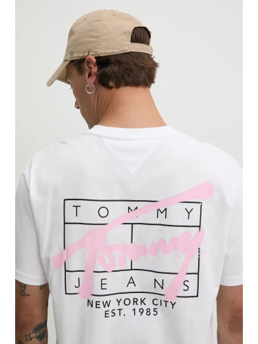 Памучна тениска Tommy Jeans в бяло с принт DM0DM20594