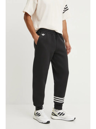 Спортен панталон adidas Originals Neuclassics Pant в черно с апликация IW0973