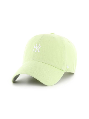 Памучна шапка с козирка 47 brand MLB New York Yankees в зелено с апликация B-BSRNR17GWS-F1