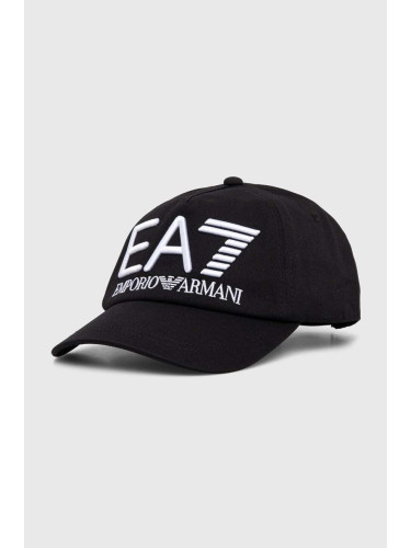 Памучна шапка с козирка EA7 Emporio Armani в черно с апликация CC980.245091