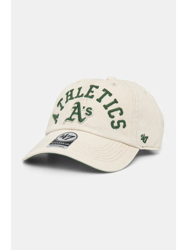 Памучна шапка с козирка 47 brand MLB Oakland Athletics в бежово с апликация B-CLBFB18GWS-Y0