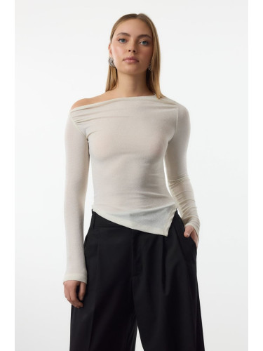 Trendyol Ecru Asymmetric Hem Detailed Knitted Blouse