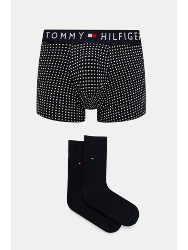 Боксерки и чорапи Tommy Hilfiger в тъмносиньо UM0UM02900