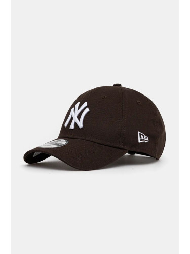 Памучна шапка с козирка New Era NEW YORK YANKEES в кафяво с апликация 60471458