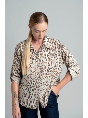 Beige blouse with spots