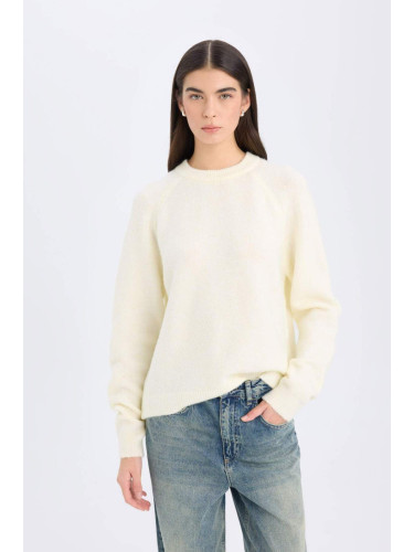 DEFACTO Regular Fit Crew Neck Basic Plain Knitwear Sweater