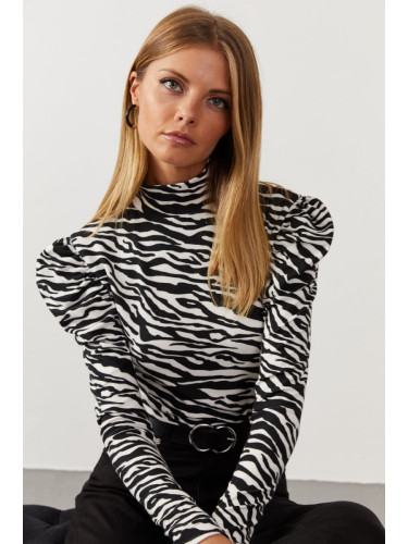 Cool & Sexy Women's Black-White Balloon Sleeve Zebra Pattern Blouse