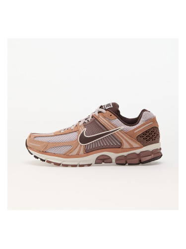 Сникърси Nike Zoom Vomero 5 Dusted Clay/ Earth-Platinum Violet EUR 42