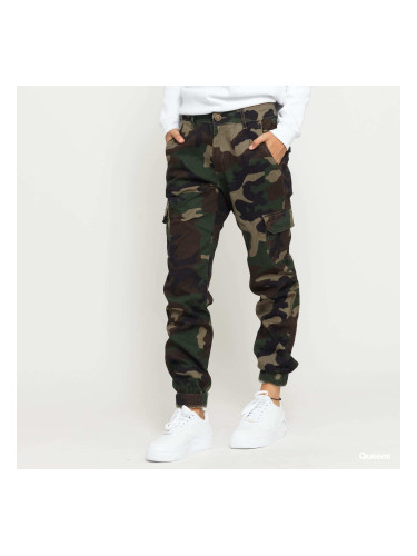 Панталони Urban Classics Ladies High Waist Camo Cargo Pants Camo Green W27