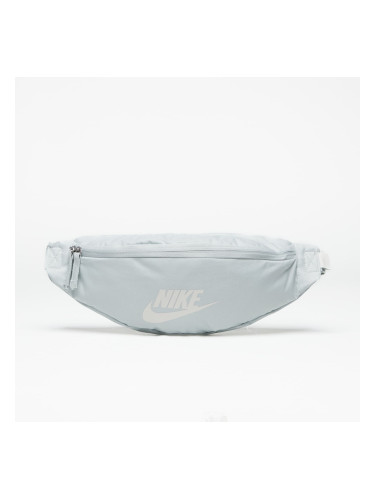 Чанта за кръста Nike Heritage Waistpack Light Silver/ Light Silver/ Phantom Universal