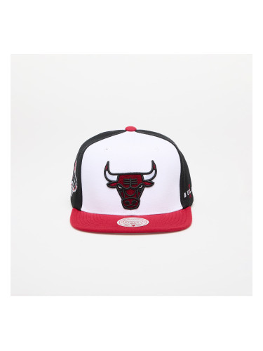 Шапка Mitchell & Ness NBA Core I Snapback Chicago Bulls White/ Red OS