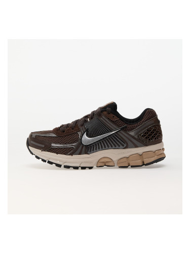 Сникърси Nike W Zoom Vomero 5 Baroque Brown/ Chrome-Lt Orewood Brn-Hemp EUR 36