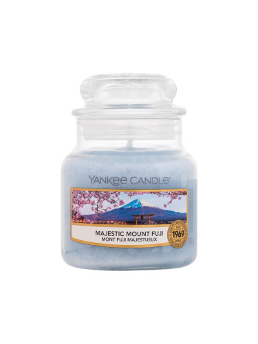 Yankee Candle Majestic Mount Fuji Ароматна свещ 104 g промяна на цвета