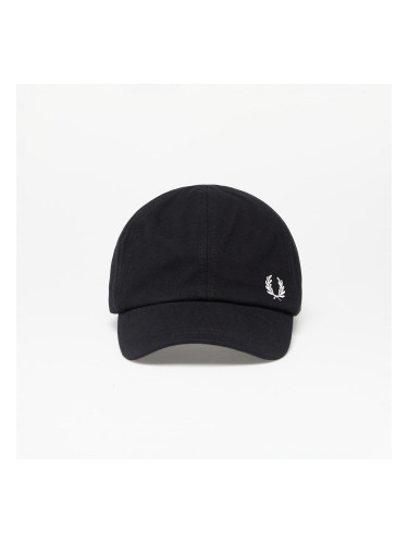 Шапка FRED PERRY Pique Classic Cap Black/ Snow White Universal
